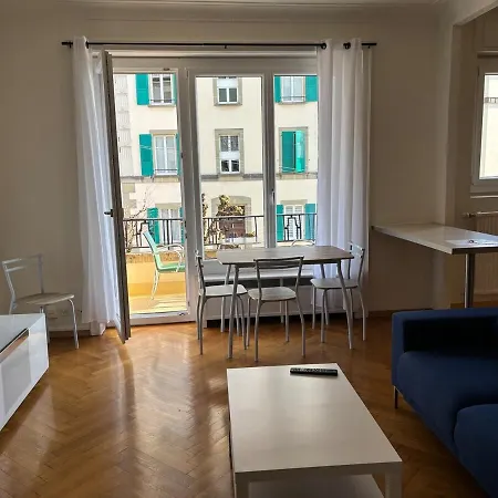 Quelques 6 Minutes A Pied De La Gare De *