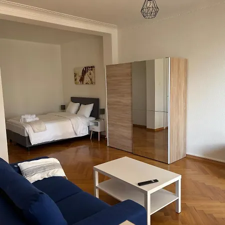 Apartment Quelques 6 Minutes A Pied De La Gare De *