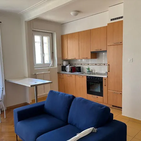 Quelques 6 Minutes A Pied De La Gare De 洛桑